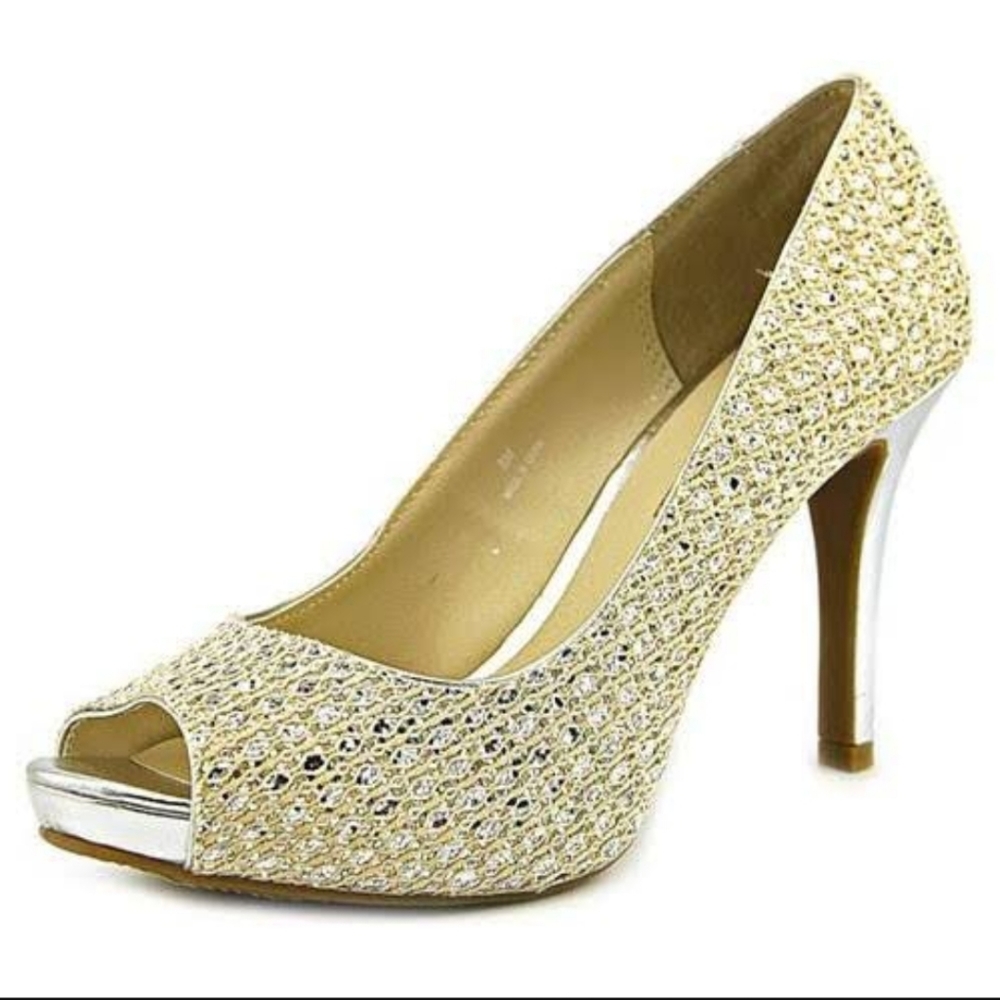 AUDREY BROOKE Quillan Silver 4" Peep Toe Pumps